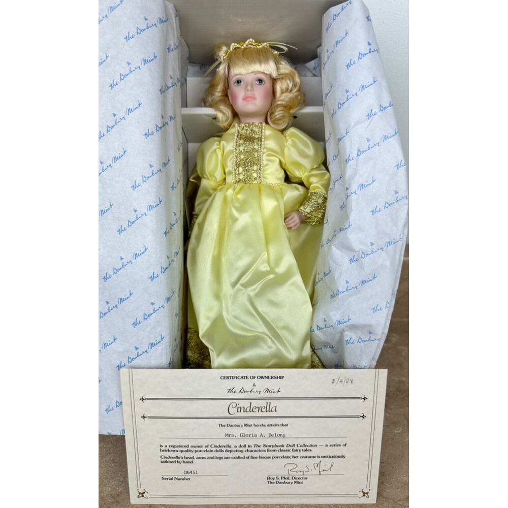 Danbury Mint Cinderella Doll Storybook Collection w/Yellow Dress & Glass Slipper